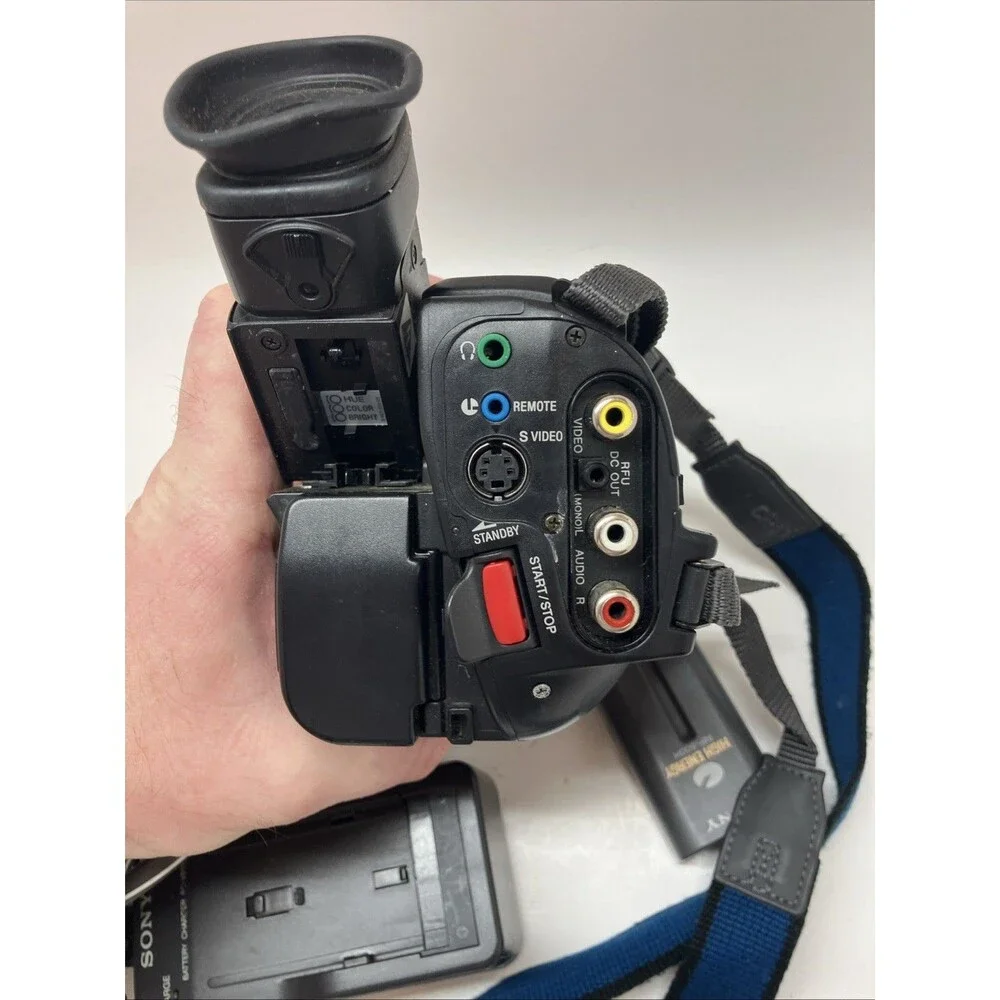 Sony CCD-TR500 HI8 8mm Video8 Camera Camcorder Read Description